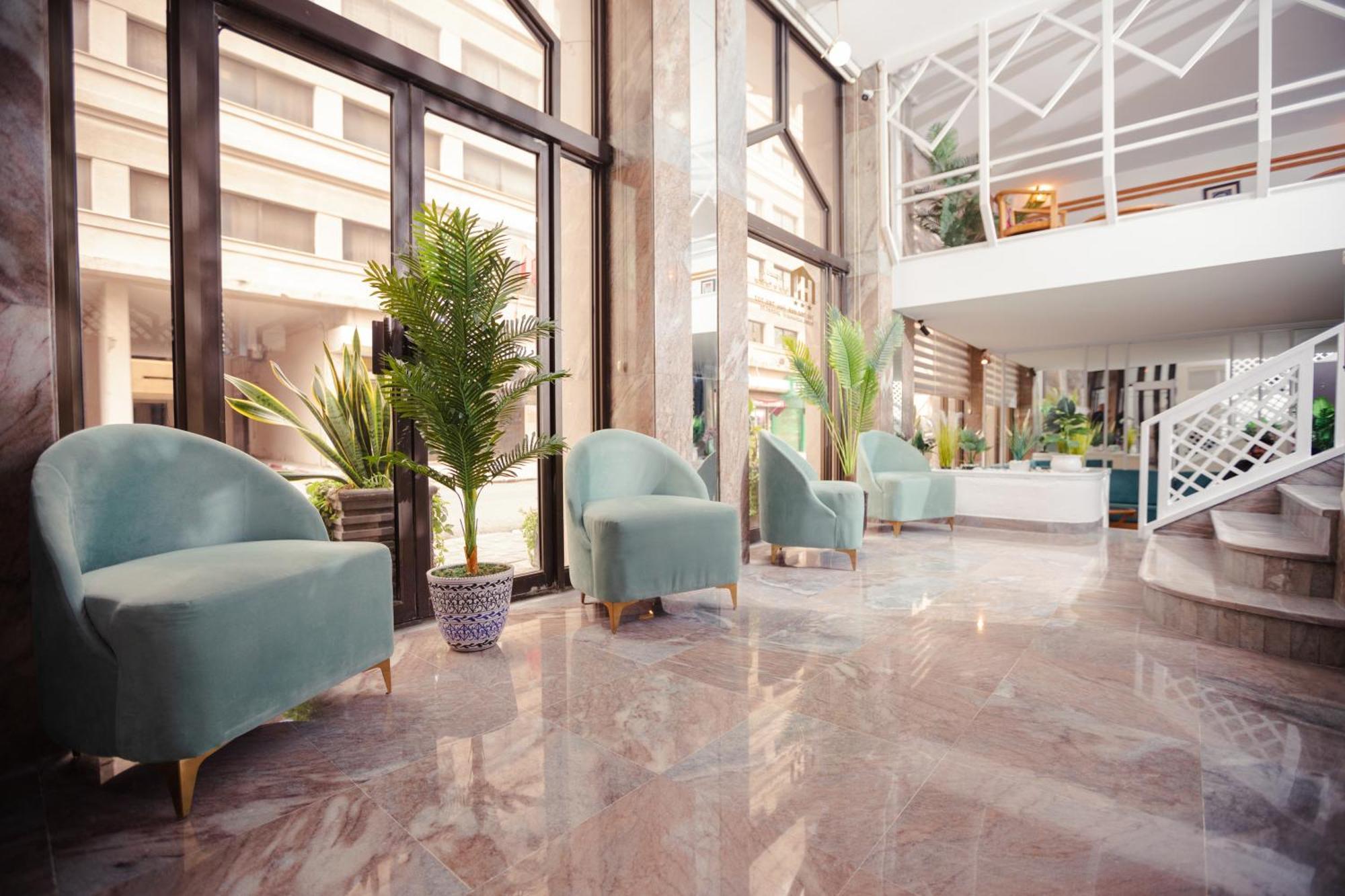 Le National Hotel 3*