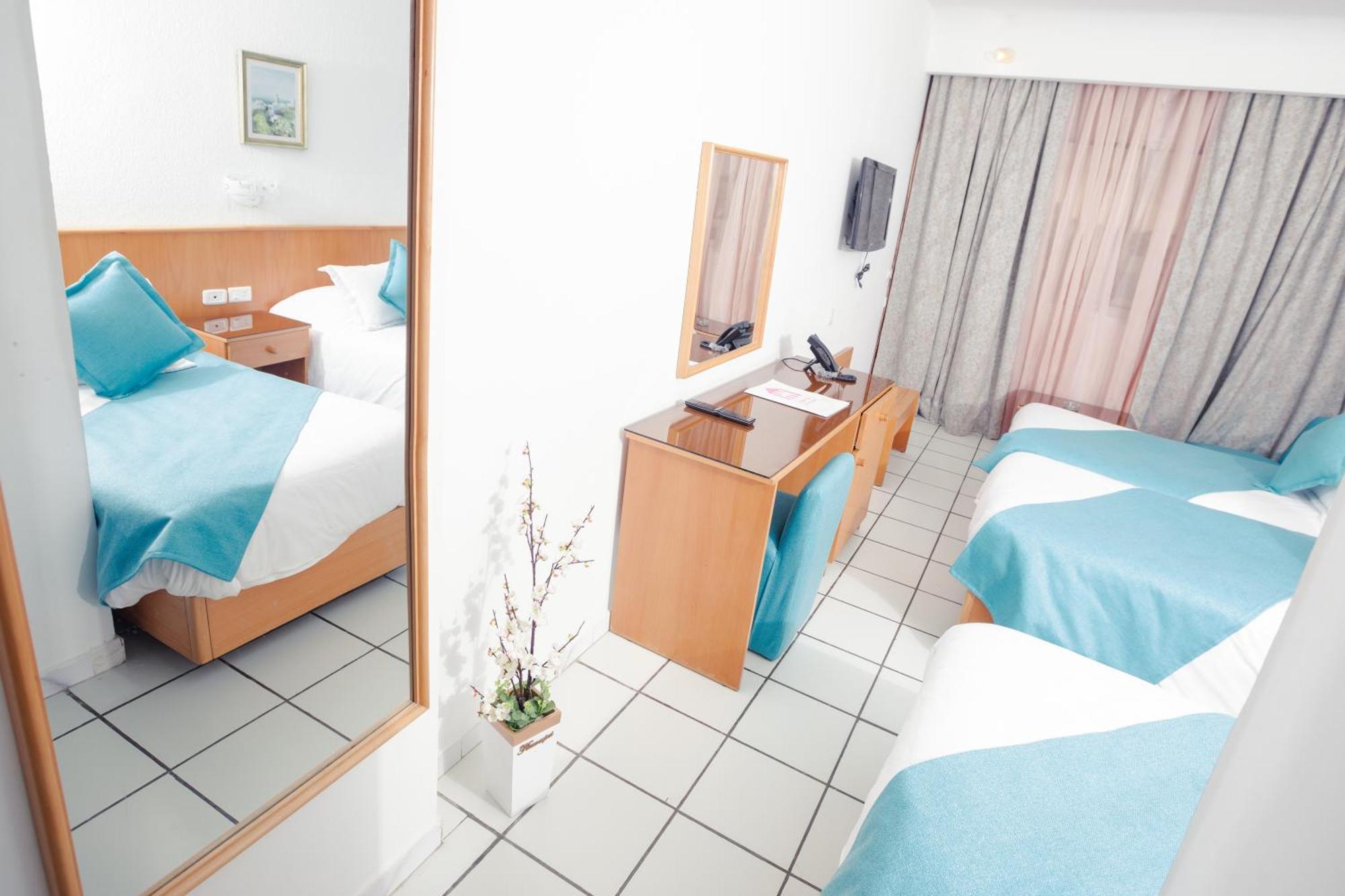Le National Hotel 3*